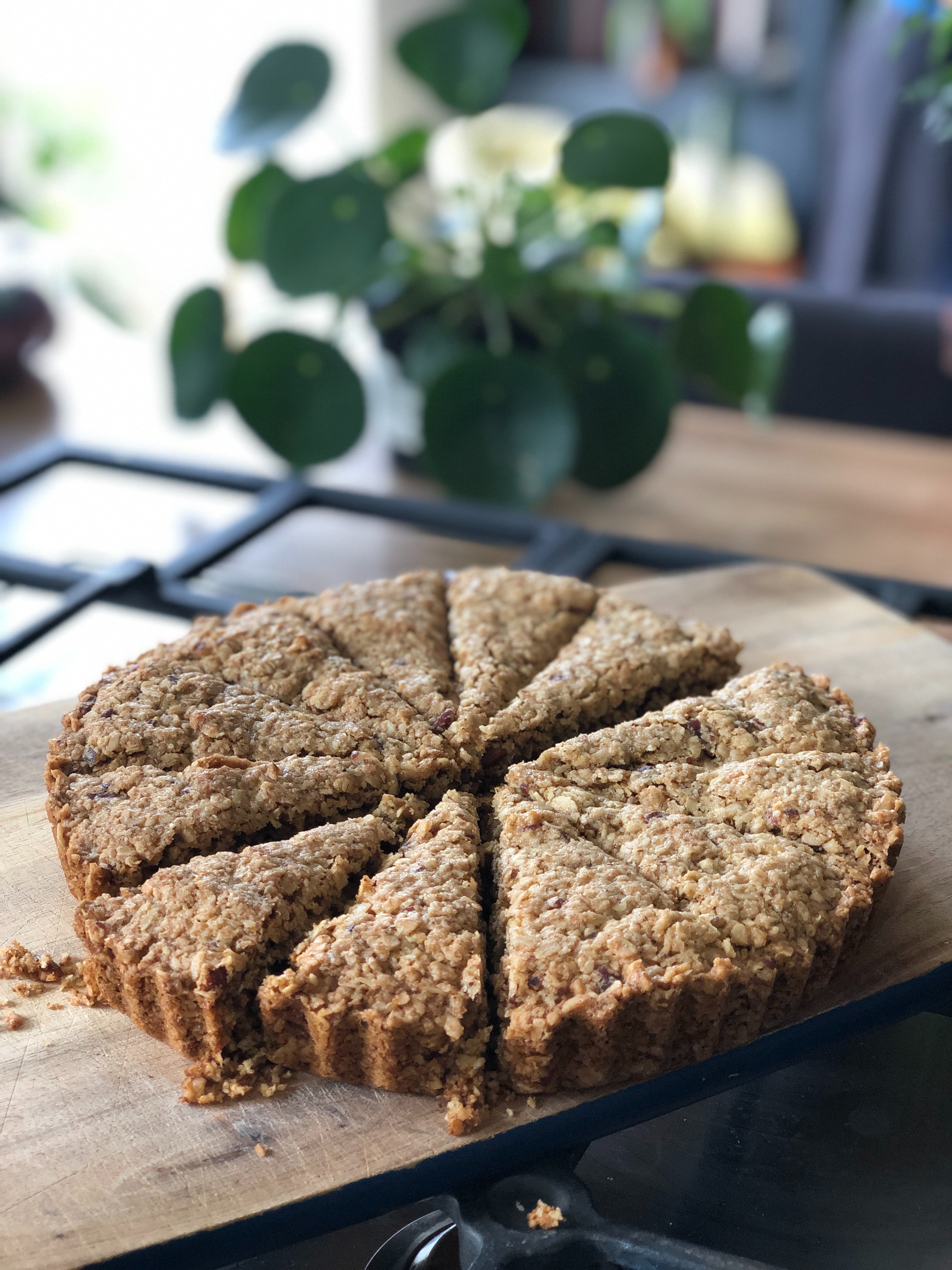 Flapjack in the form of a cake